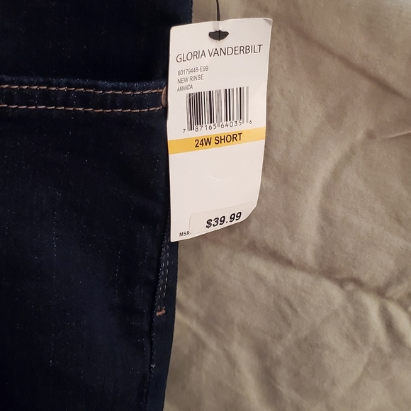 Gloria Vanderbilt Classic Fit Short Amanda Jeans - Picture 5 of 6